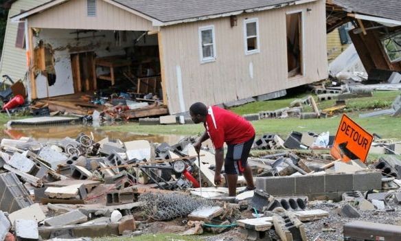Nhiều quận ở Tây Virginia bị lũ lụt tàn phá nặng nề.