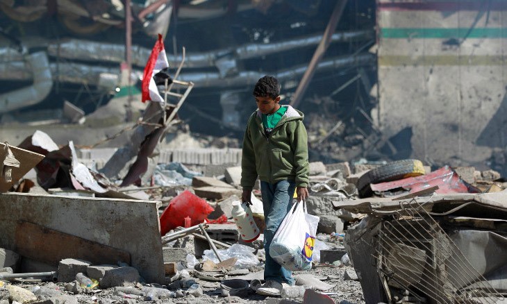 Tàn tích sau cuộc không kích vào đầu năm nay ở thủ đô Sanaa, thủ đô Yemen.