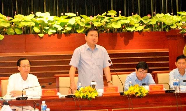 Bí thư Thành ủy TPHCM Đinh La Thăng phát biểu tại hội nghị.