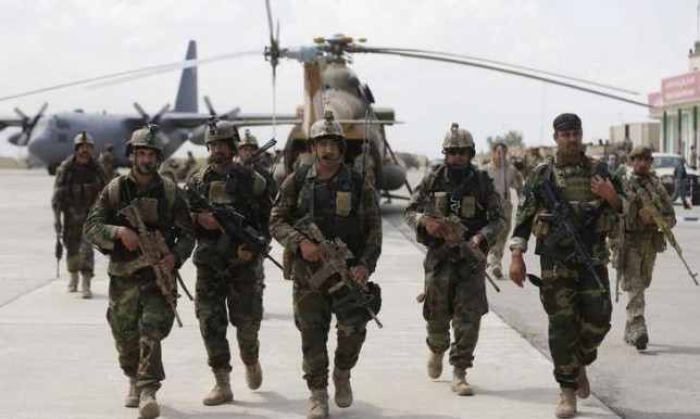 Lực lượng an ninh Afghanistan tại sân bay Kunduz.