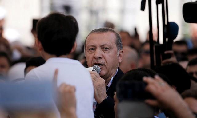 Tổng thống Thổ Nhĩ Kỳ Tayyip Erdogan phát biểu trước công chúng ngày 17/7.
