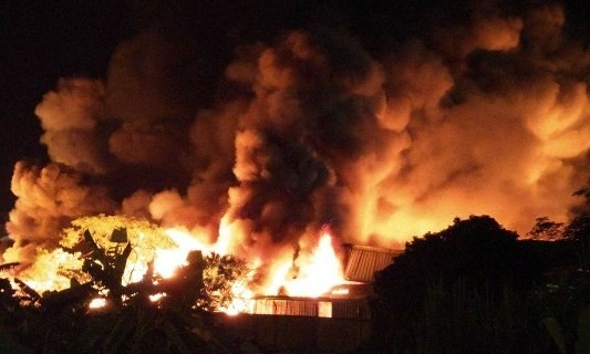 Video: Cháy lớn tại nhà máy sản xuất nến
