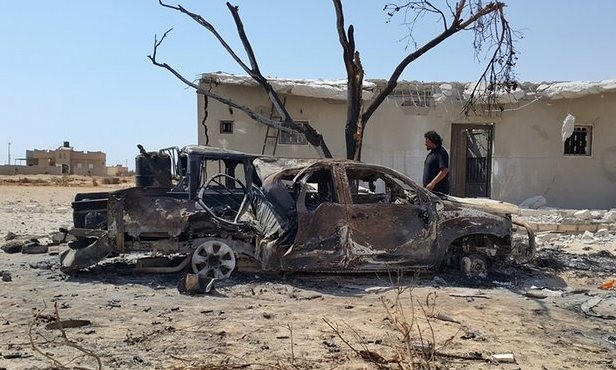 Hiện trường vụ đánh bom xe hồi tháng trước ở Benghazi.