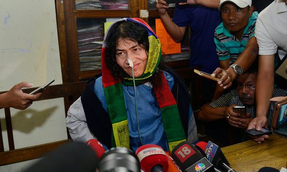 Bà Irom Chanu Sharmila trở thành biểu tượng cho sự đấu tranh chống bạo lực nhà nước sau khi tuyệt thực 16 năm.