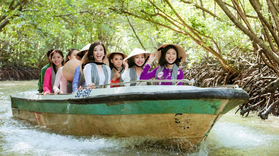 Cận cảnh hành trình Hoa hậu Việt Nam 2016