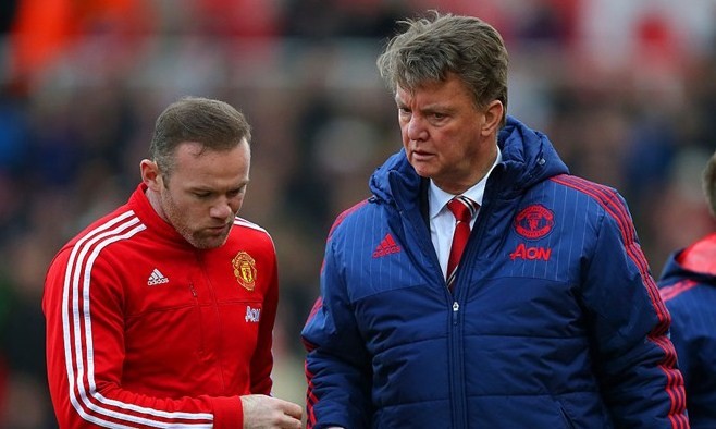 Wayne Rooney chỉ trích Van Gaal, ca ngợi Mourinho