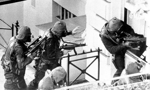 Đặc nhiệm SAS Anh đột kích vào tòa đại sứ Iran tại London. Ảnh: History