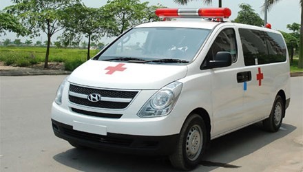 Anh Đương được người dân đưa tới bệnh viện huyện Yên Thành cấp cứu trong tình trạng nguy kịch. Ảnh: Minh họa