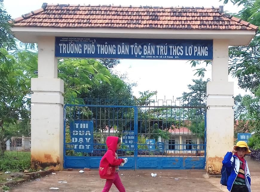 Trường phổ thông dân tộc bán trú THCS Lơ Pang