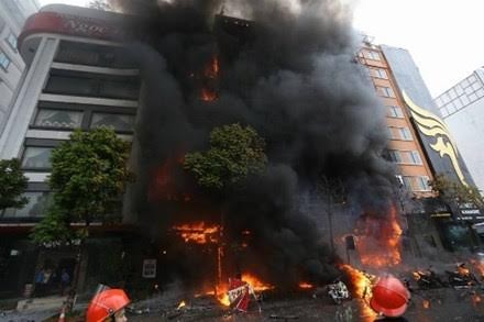 Hiện trường vụ cháy quán karaoke tại 68 Trần Thái Tông làm 13 người chết