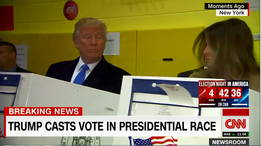 Trump "liếc trộm" vợ bỏ phiếu. Ảnh cắt từ clip