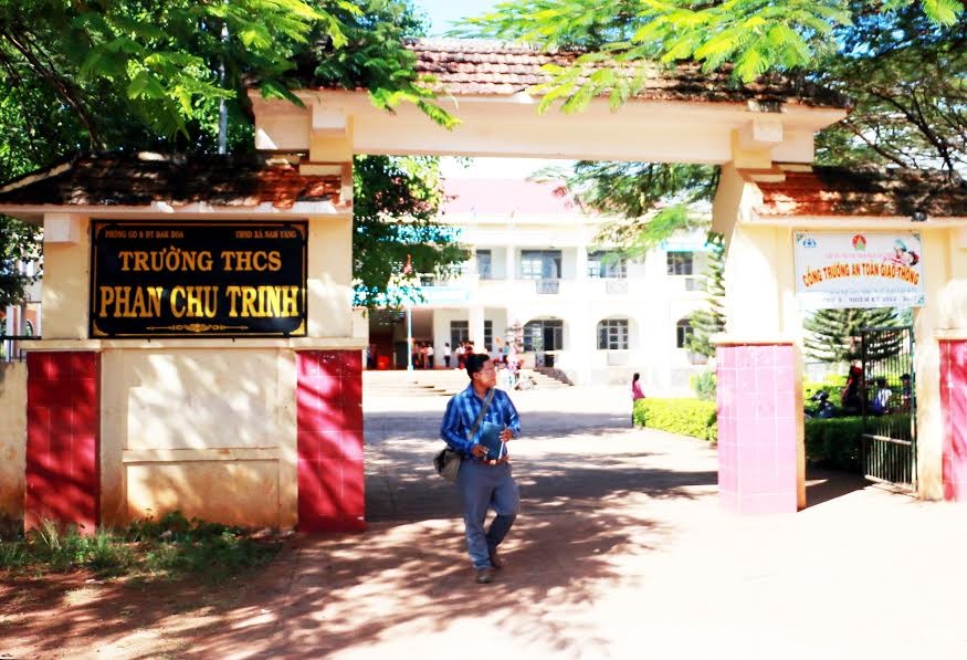 Trường THCS Phan Chu Trinh.