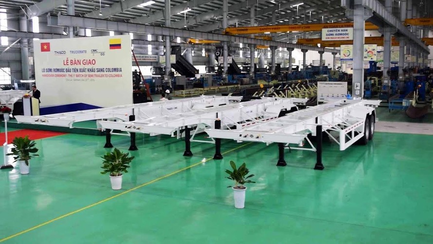 Thaco bàn giao lô sơ mi rơmooc đầu tiên xuất khẩu sang Colombia