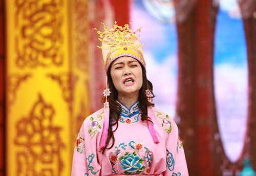 Vân Dung vào vai Táo Giáo dục trong Gặp nhau cuối năm 2017.