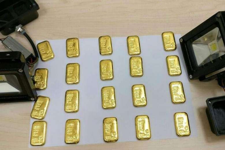 Số vàng hải quan tịch thu của đối tượng buôn lậu.
