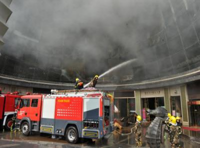 Hiện trường vụ cháy khách sạn. Ảnh: Reuters