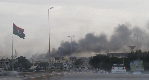 Nội chiến khiến thành phố Tripoli chìm ngập trong khói lửa bom đạn.