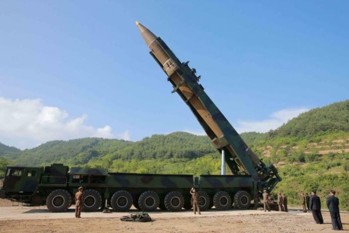 Hình ảnh tên lửa đạn đạo xuyên lục địa được cho là Hwasong-14 do hãng thông tấn Trung ương Triều Tiên (KCNA) cung cấp.