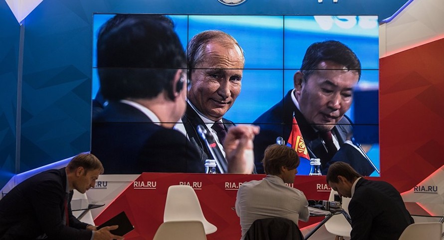Tổng thống Nga Vladimir Putin tại Diễn đàn Kinh tế phương Đông 2017. Ảnh: Sputnik
