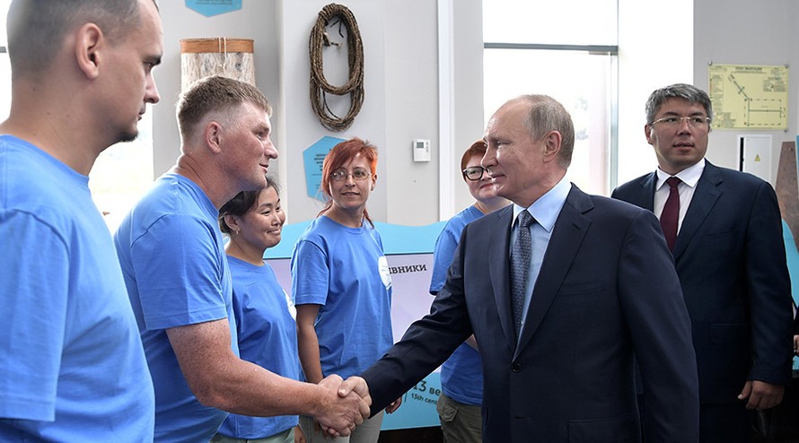 Tổng thống Vladimir Putin trong chuyến thăm các vùng phía đông nước Nga hồi tháng trước. Ảnh: Sputnik