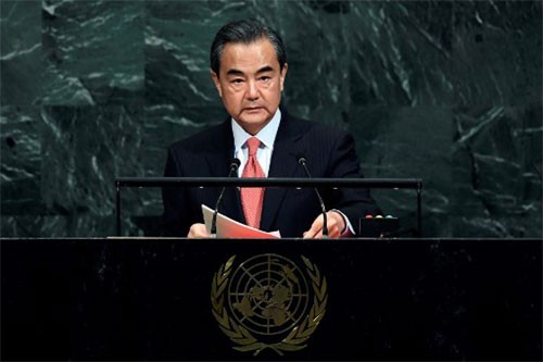 Ngoại trưởng Trung Quốc Vương Nghị phát biểu tại Liên Hợp Quốc ngày 21/9. Ảnh: AFP.