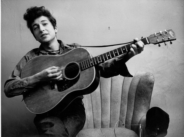 Nhà văn, ca sĩ, nhạc sĩ Bob Dylan nhận giải Nobel Văn học 2016. 