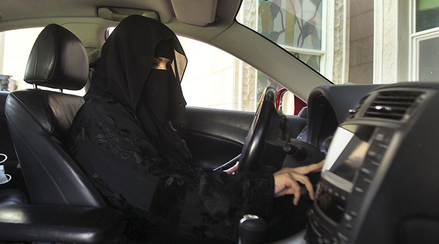 Phụ nữ ở Ả Rập Saudi sắp được tự do lái xe theo luật mới. Ảnh minh họa