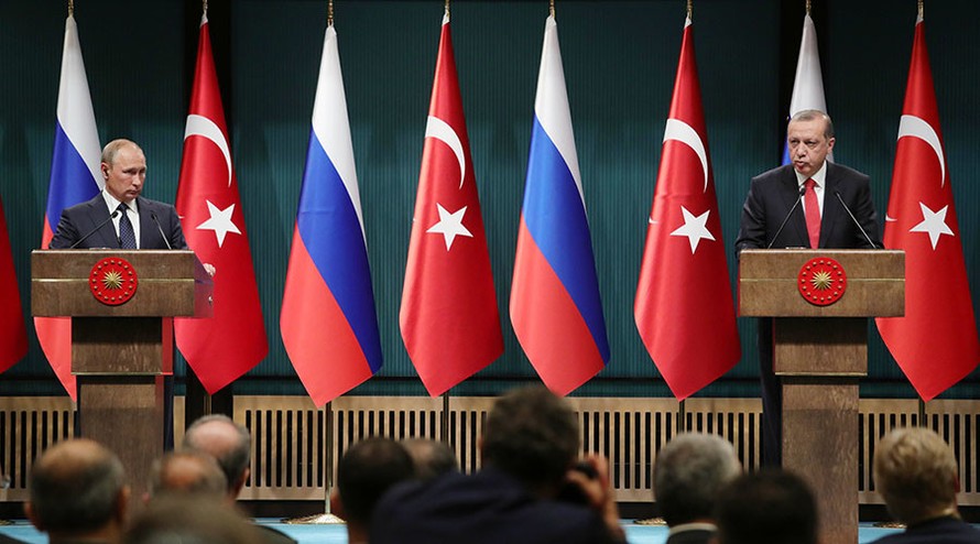 Tổng thống Nga Vladimir Putin và người đồng cấp Thổ Nhĩ Kỳ họp báo chung tại Ankara hôm 28/9. Ảnh: Sputnik