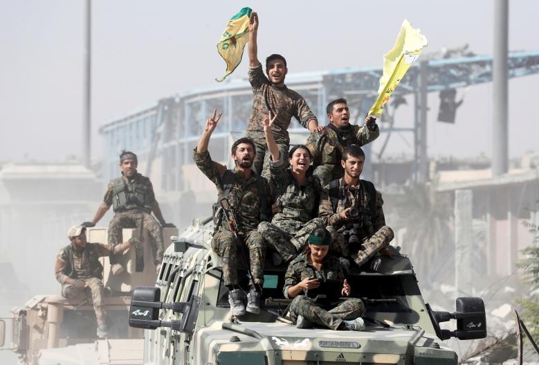 Lực lượng đối lập Syria mừng ngày giải phóng ‘thủ đô IS’