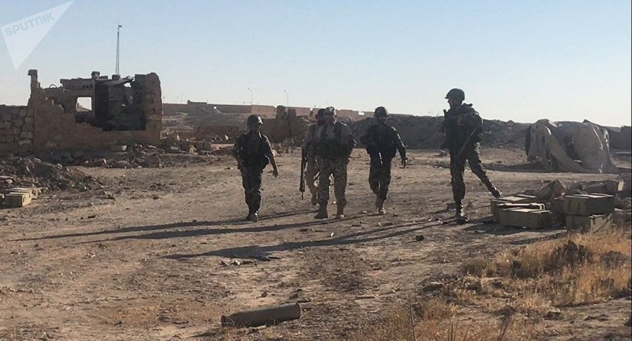 Quân đội Syria tuần tra ở phía đông Deir ez-Zor. Ảnh: Sputnik