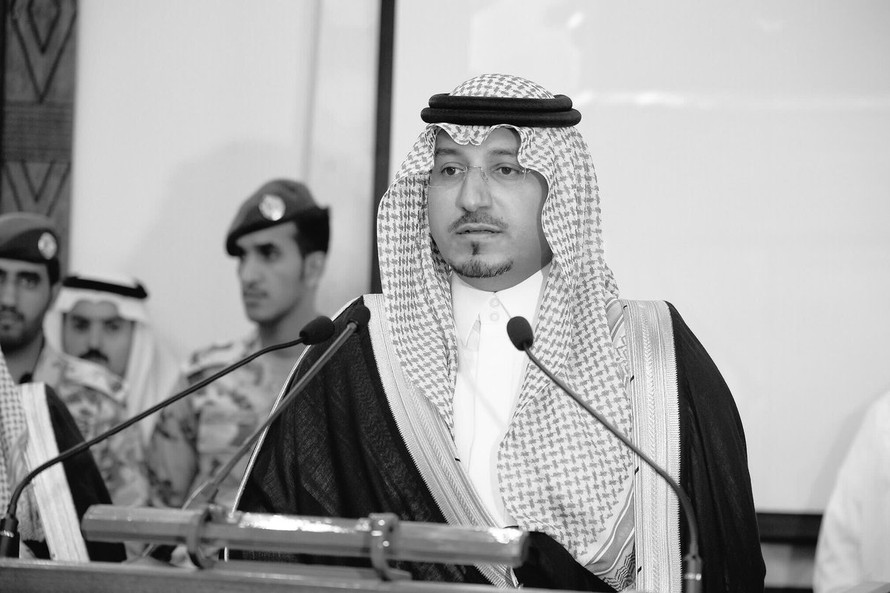 Hoàng tử Ả Rập Saudi Mansour bin Muqrin thiệt mạng trong vụ rơi trực thăng. Ảnh: Twitter