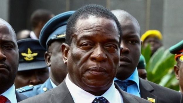 Cựu Phó Tổng thống Emmanuel Mnangagwa sẽ về nước hôm nay (22/11) để thay thế người tiền nhiệm Mugabe vừa từ chức. Ảnh: AFP