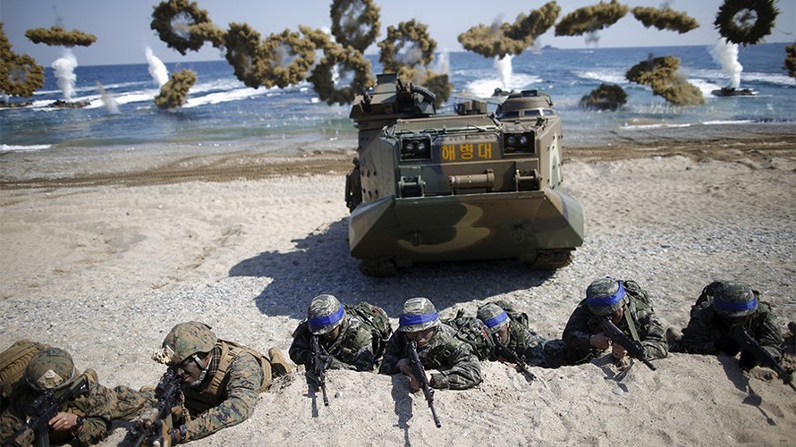 Mỹ-Hàn tập trận tại Pohang, Hàn Quốc. Ảnh: Reuters