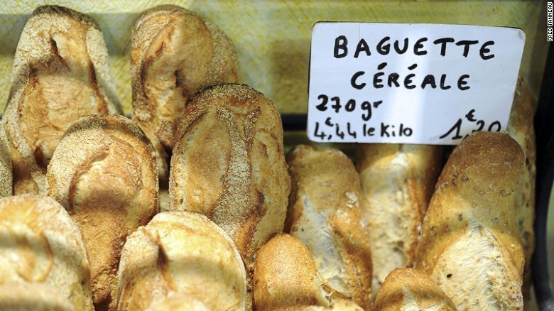 Làm việc không nghỉ, chủ tiệm bánh mì bị phạt hơn 80 triệu đồng