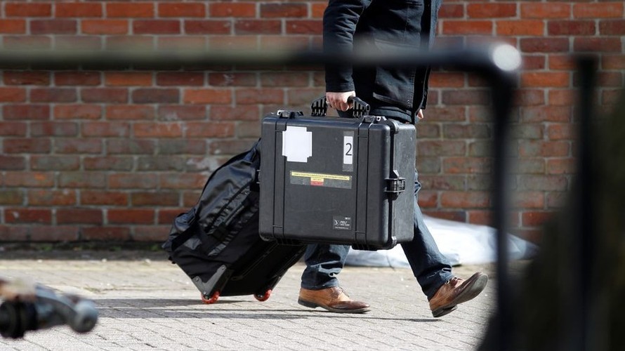 Các chuyên gia của OPCW đến Salisbury, nơi xảy ra vụ đầu độc cựu điệp viên ở Anh, vào ngày 21/3. Ảnh: Reuters
