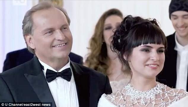 Yulia vượt qua 2.000 người đẹp khác để trở thành người vợ thứ 6 của ông trùm dầu mỏ Nga.
