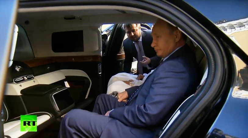Bản tin 8H: Ông Putin khoe chiếc limousine mới