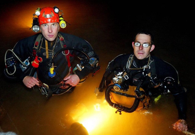 Hai thợ lặn người Anh Rick Stanton (phải) và John Volanthen (Ảnh: Reuters)