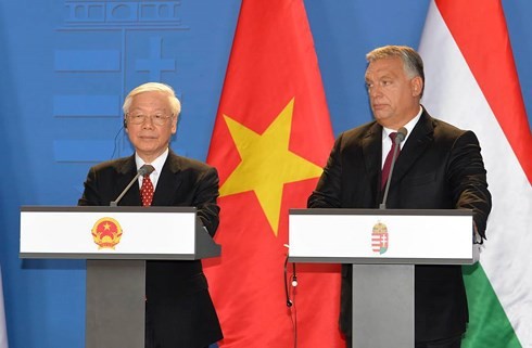 Tổng Bí thư Nguyễn Phú Trọng và Thủ tướng Viktor Orban gặp gỡ báo chí.