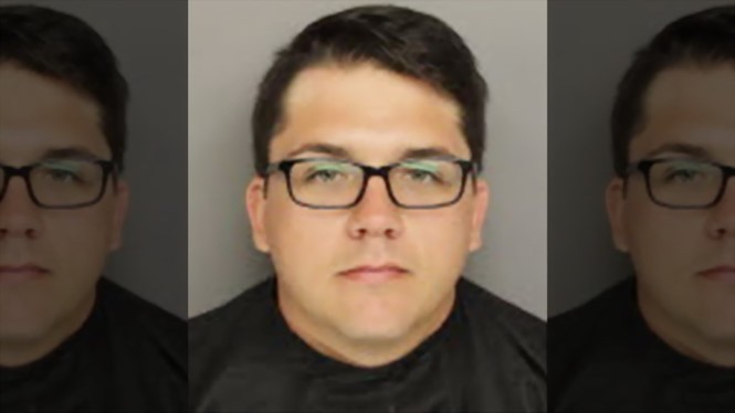 Aaron Fleury (23 tuổi) bị tuyên 12 năm tù vì cắn đứt lưỡi bạn gái khi hôn.