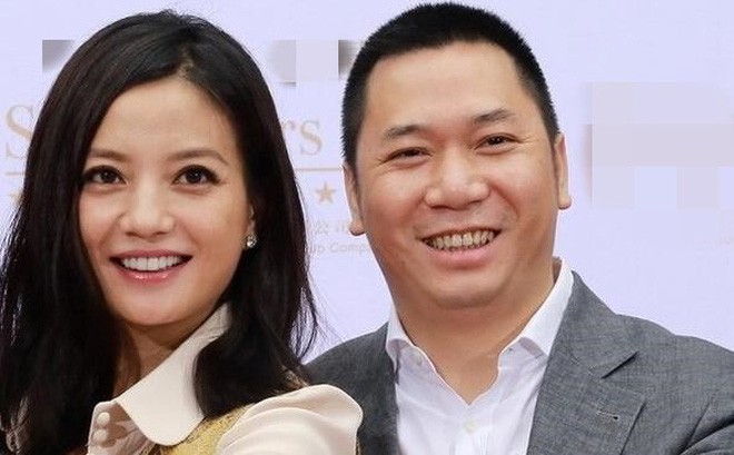 Vợ chồng Triệu Vy và Huỳnh Hữu Long.