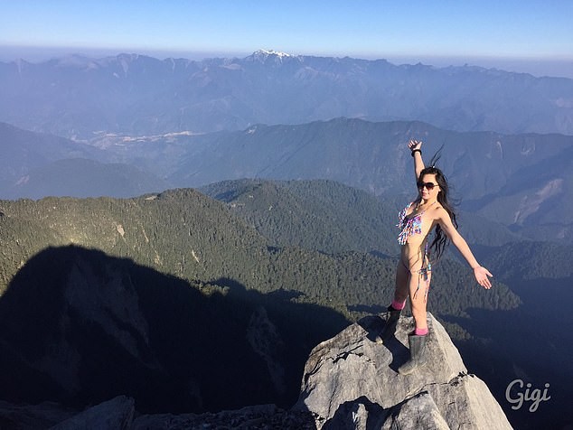 Hot girl mặc bikini Gigi Wu leo núi được phát hiện chết trong tình trạng đóng băng trong khe núi.