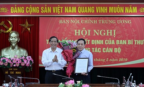 Đồng chí Nguyễn Thanh Hải nhận quyết định giữ chức Phó Trưởng Ban Nội chính Trung ương.