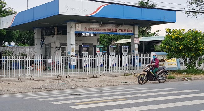 Cửa hàng xăng dầu do Trịnh Sướng thuê trên đường Lê Duẩn (TP Sóc Trăng) đã đóng cửa. Ảnh: Việt Tường/Zing.
