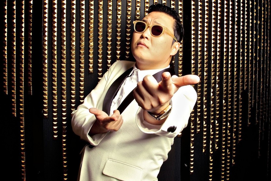 Psy bị thẩm vấn vì nghi liên quan đến bê bối tình dục và ma tuý của "bố Yang".