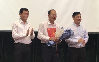  Ông Nguyễn Văn Hải được trao quyết định tham gia Ban Chấp hành Đảng bộ tỉnh Bà Rịa - Vũng Tàu. Ảnh: Báo Bà Rịa - Vũng Tàu
