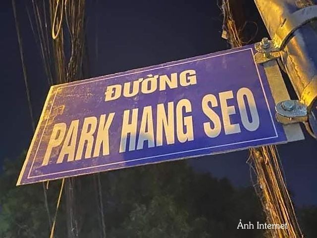 Biển "Đường Park Hang Seo" do người dân tự ý gắn tại Sài Gòn. Ảnh: Internet