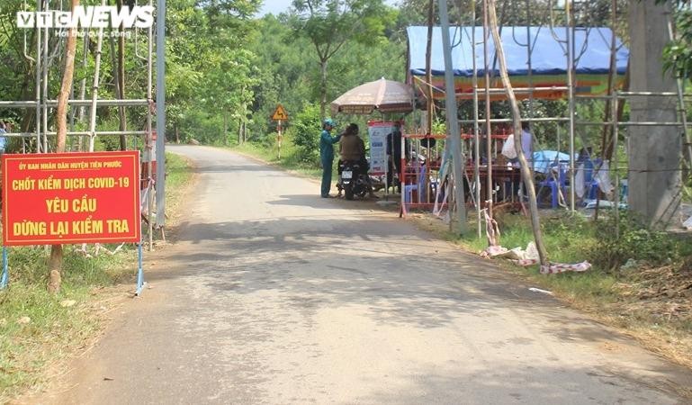 Chốt kiểm soát dịch COVID-19 xã Tiên Sơn - nơi Tình tấn công lực lượng chức năng. Ảnh: VTC News