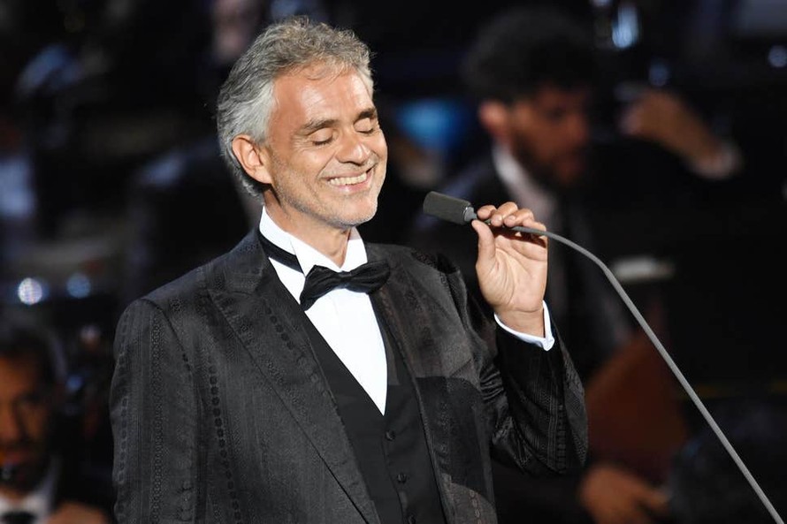 Danh ca mù Andrea Bocelli gây phẫn nộ khi nói thấy 'bị làm nhục' vì lệnh cách ly