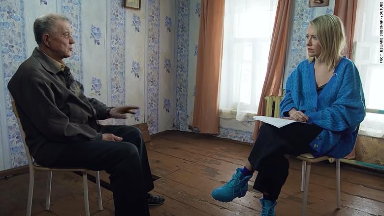 Ksenia Sobchak phỏng vấn riêng tên tội phạm vừa mãn hạn tù Viktor Mokhov.